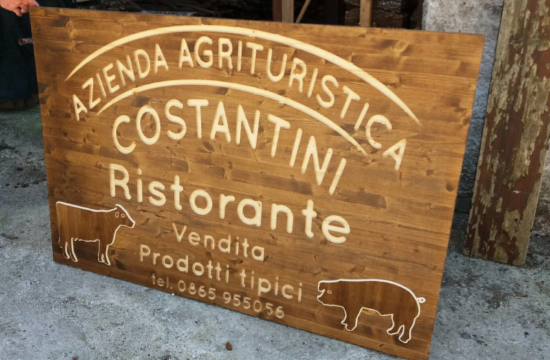 insegne pubblicitarie in legno